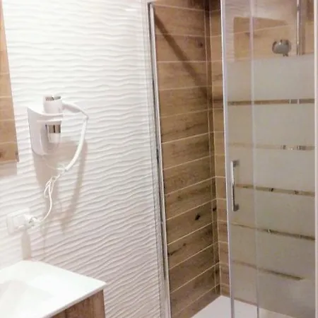 Pisa City Lodge *